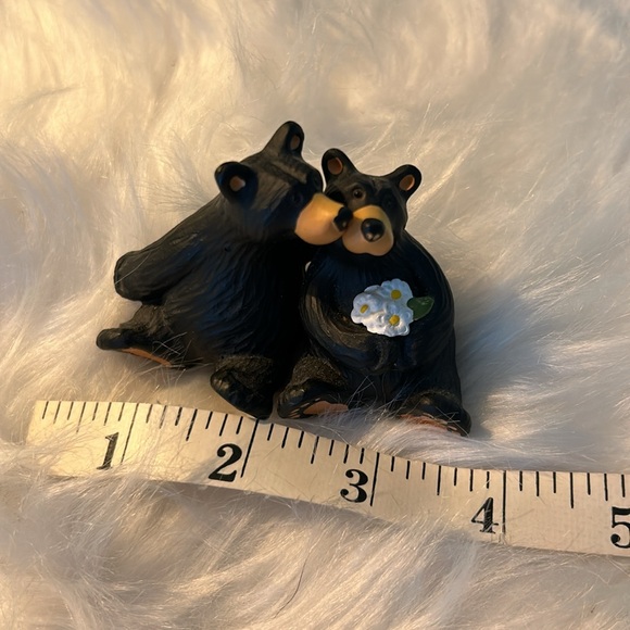 Big sky carvers kissing bears - Picture 4 of 4